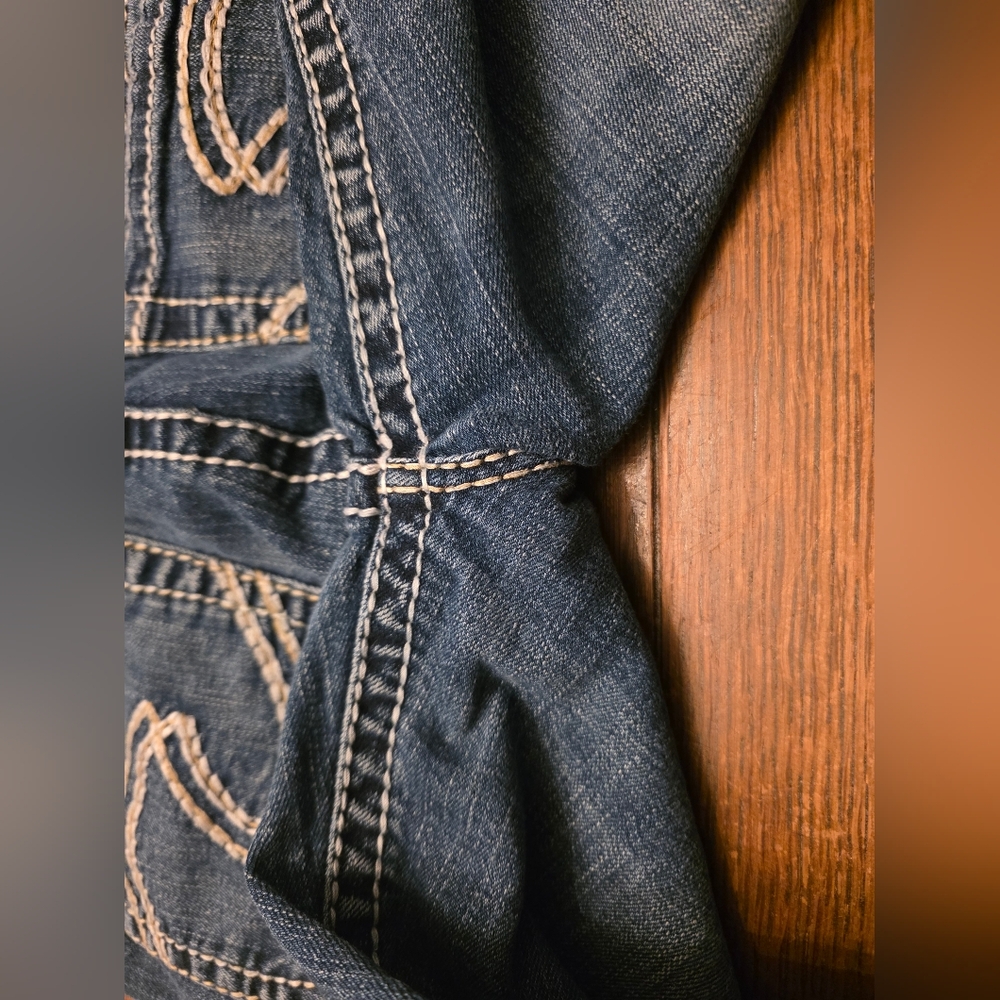 Silver Natsuki Capri Sz 32. 27" Inseam. Dark Blue With Contrast Stitching. - Picture 8 of 8